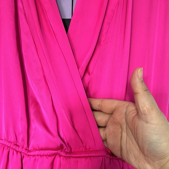 Fuchsia pink and purple lining detail BCBG dress Sz M - Picture 4 of 4